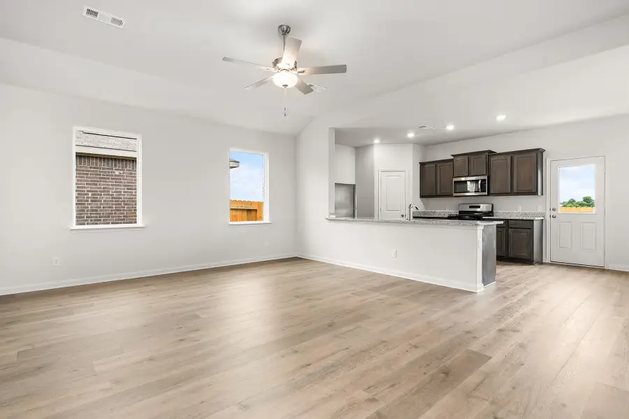 214 Julian Davis Drive, Venus, TX 76084 - Image #3