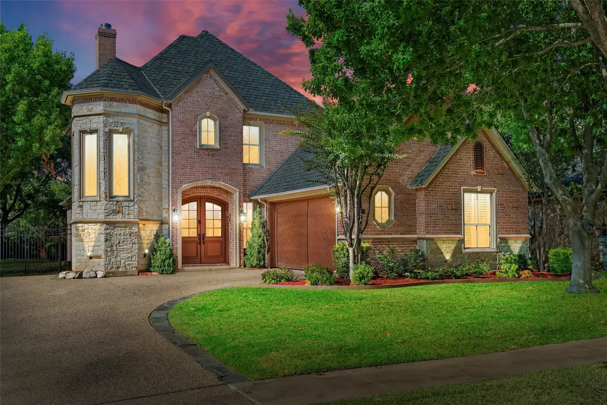 1925 Manor Way Drive, Mansfield, TX 76063 - Image #1