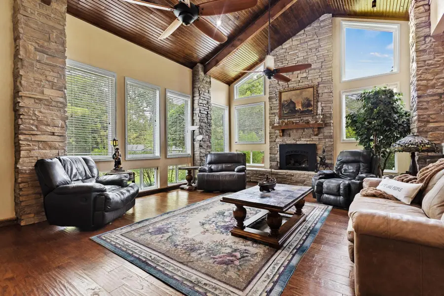 455 Lakepoint Loop, Pottsboro, TX 75076 - Image #2