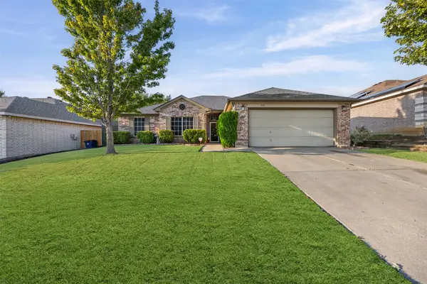 908 Ryanfield Court, Burleson, TX 76028