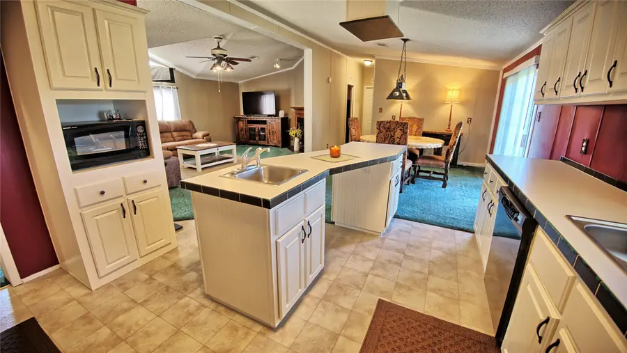 901 Pigg Road, Bowie, TX 76230 - Image #3