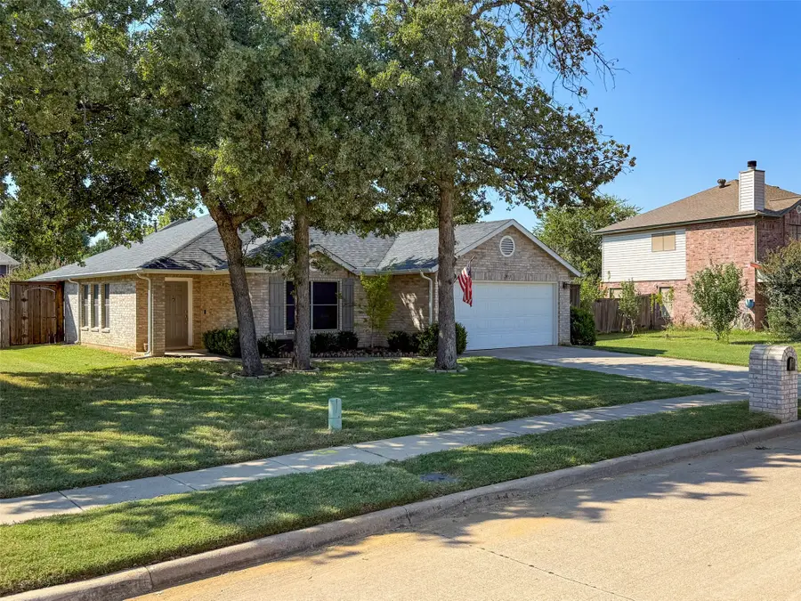 2017 Yellowstone Lane, Corinth, TX 76210 - Image #2