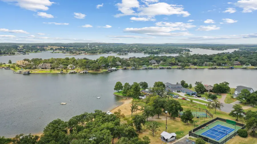 104 Pontiac Drive, Lake Kiowa, TX 76240 - Image #2