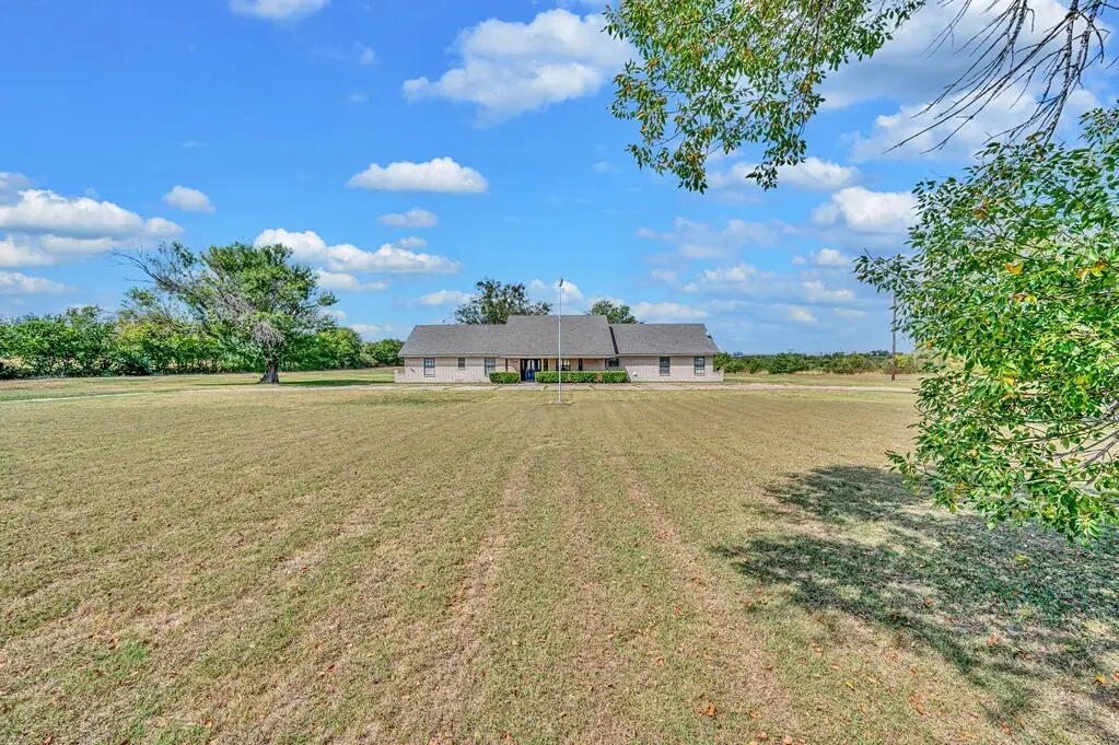 2166 Greig Drive, Robinson, TX 76706 - Image #1