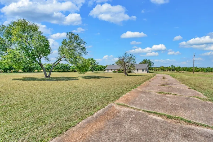 2166 Greig Drive, Robinson, TX 76706 - Image #3