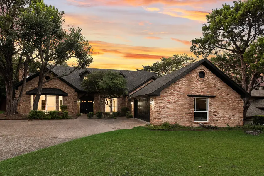 811 Cobblestone Court, Cedar Hill, TX 75104 - Image #2