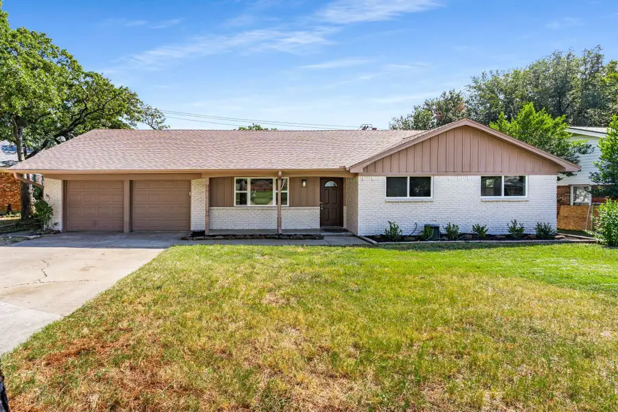 93 Regents Park, Bedford, TX 76022 - Image #3