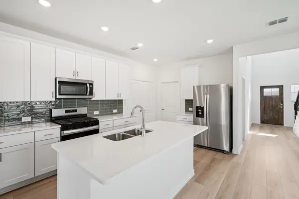 605 Clover Creek Drive, Princeton, TX 75071