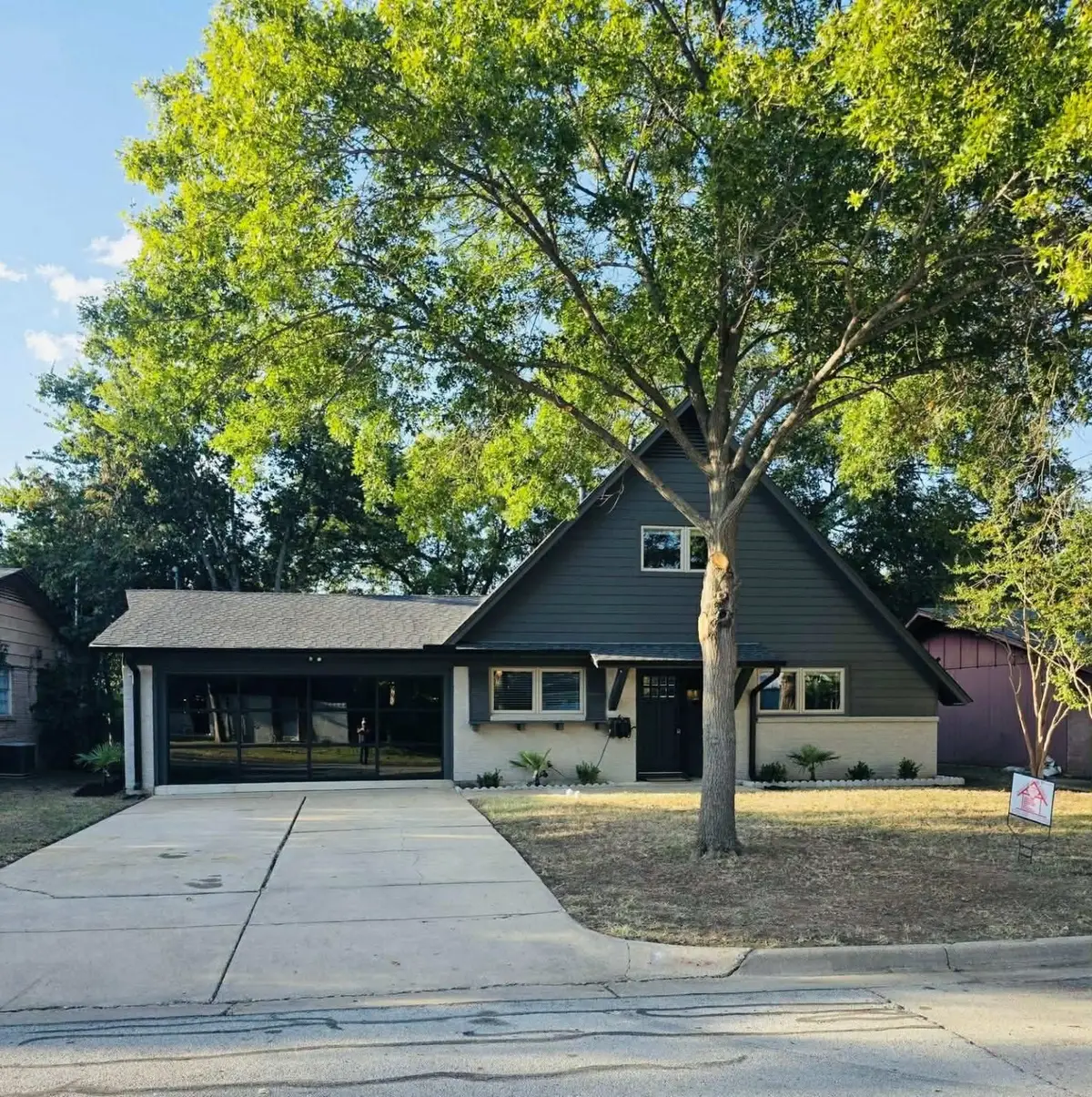 324 Lena Lane, Burleson, TX 76028 - Image #1