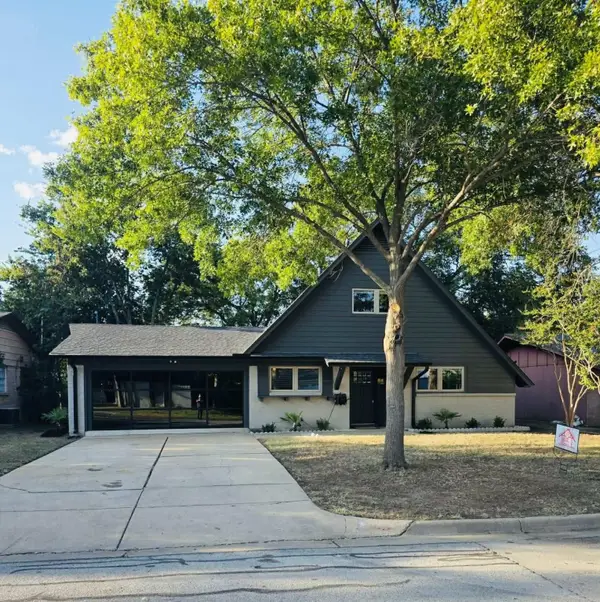 324 Lena Lane, Burleson, TX 76028