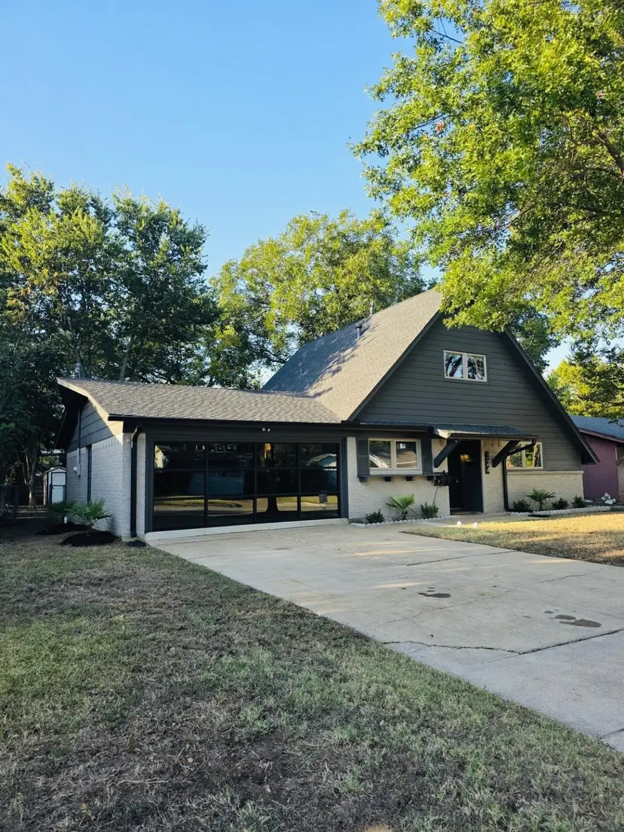 324 Lena Lane, Burleson, TX 76028 - Image #3