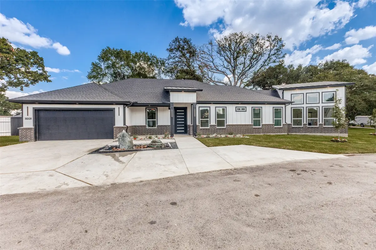 18508 Hickory Circle, Kemp, TX 75143 - Image #1