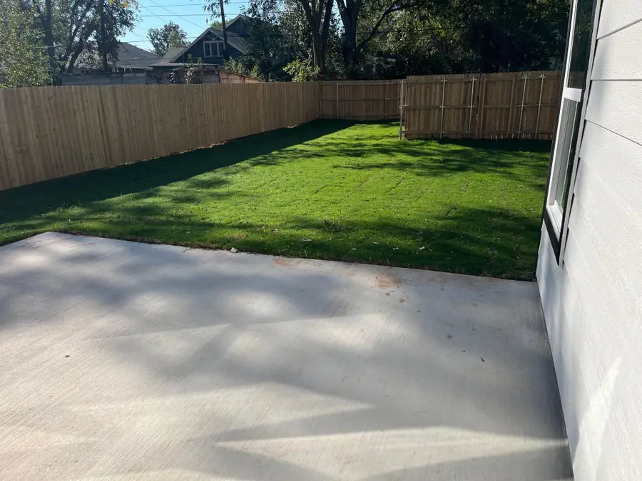 512 E Gandy Street, Denison, TX 75021 - Image #2