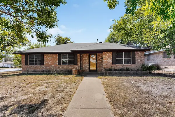 702 Rea Avenue, Lancaster, TX 75146
