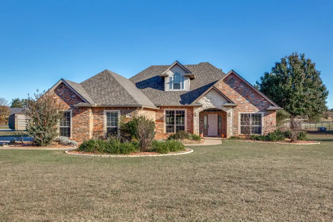 2300 E Emerald Bend Court, Granbury, TX 76049 - Image #1