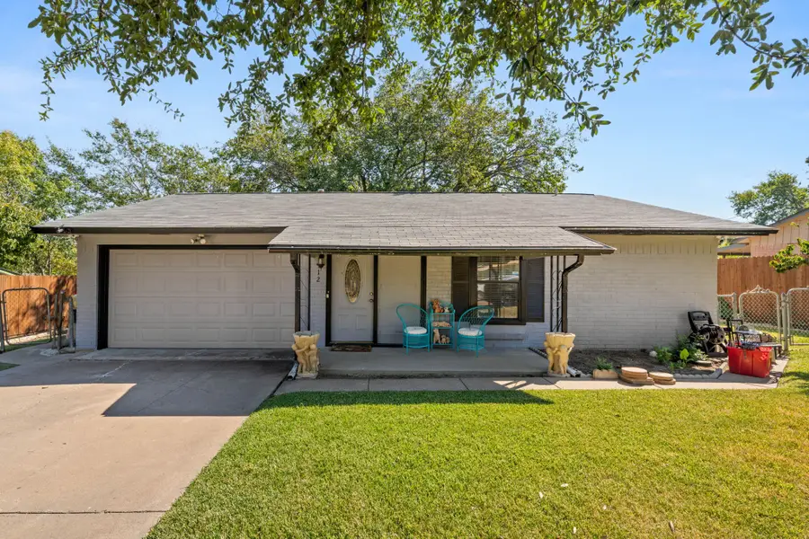 912 Crockett Street, Midlothian, TX 76065 - Image #2