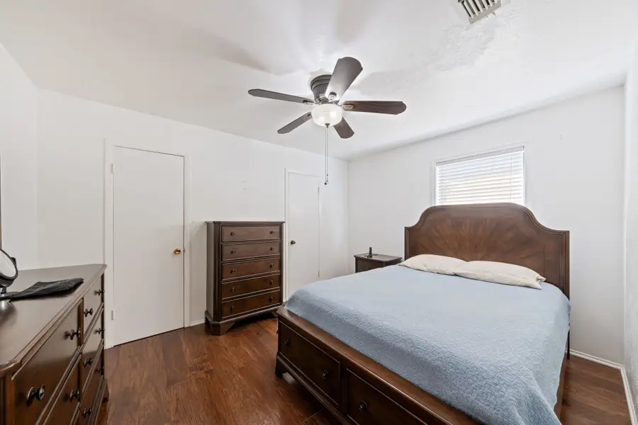 912 Crockett Street, Midlothian, TX 76065 - Image #3