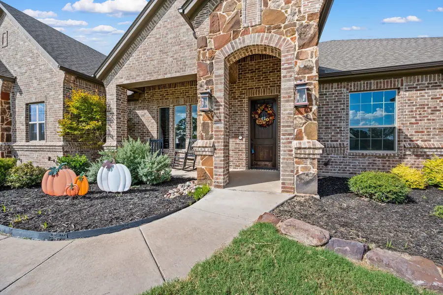 141 Mission Oak Trail, Decatur, TX 76234 - Image #3