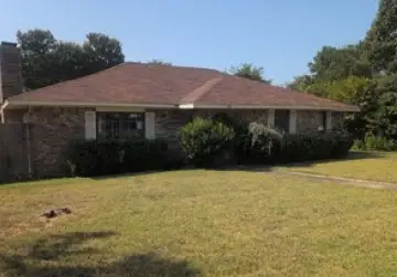 814 Oakbluff Drive, Lancaster, TX 75146
