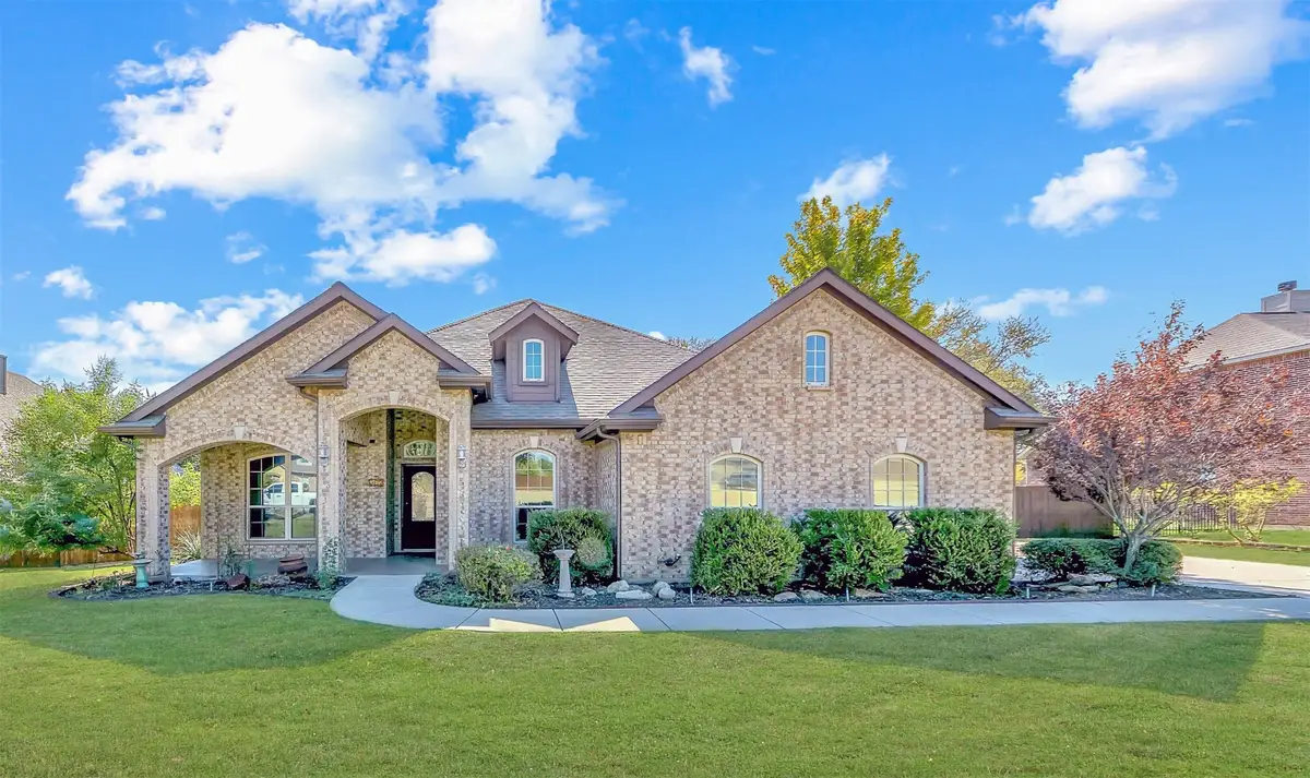 302 Red Eagle Trail, Hudson Oaks, TX 76087 - Image #1