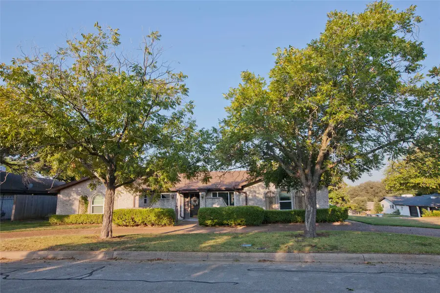 6602 Sabrosa Court E, Fort Worth, TX 76133 - Image #2