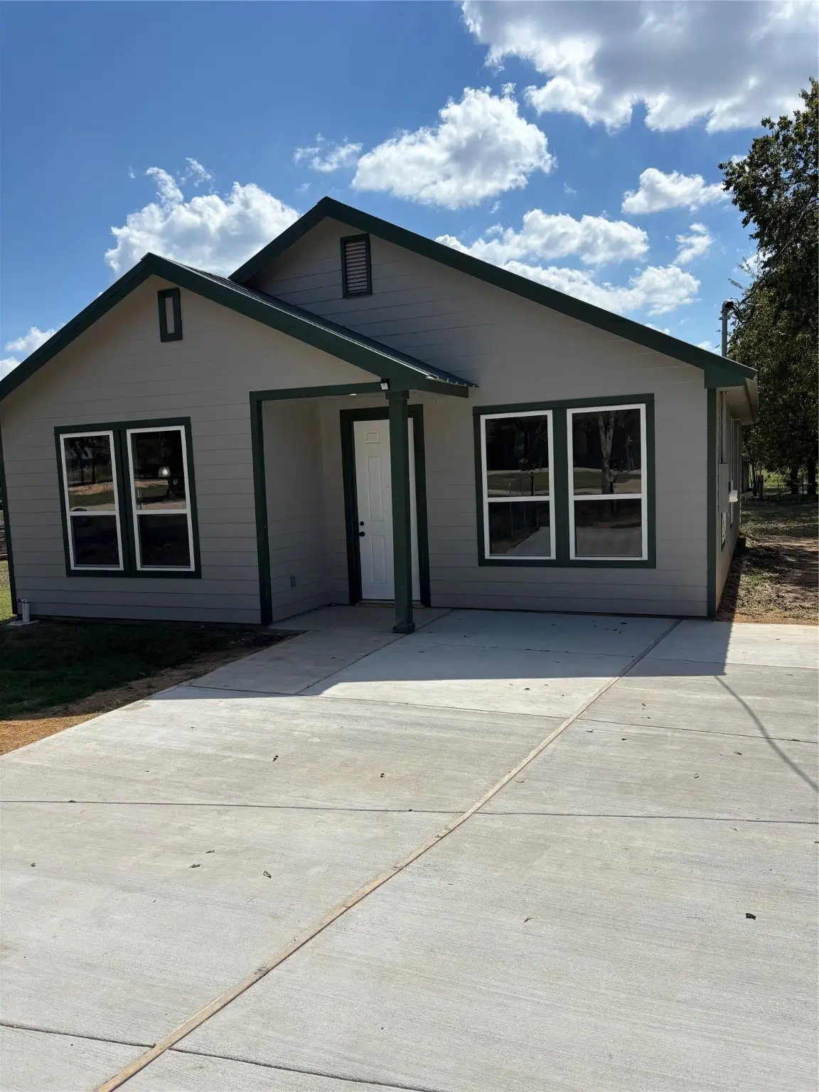 328 E Norway Street, Walnut Springs, TX 76690 - Image #1