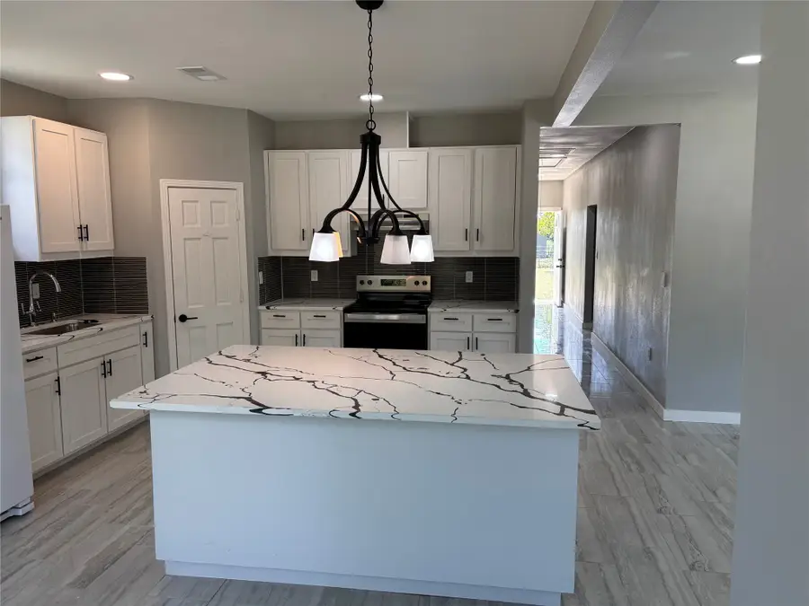 328 E Norway Street, Walnut Springs, TX 76690 - Image #2