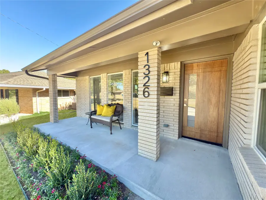 1326 Stevens Ridge Drive, Dallas, TX 75211 - Image #3