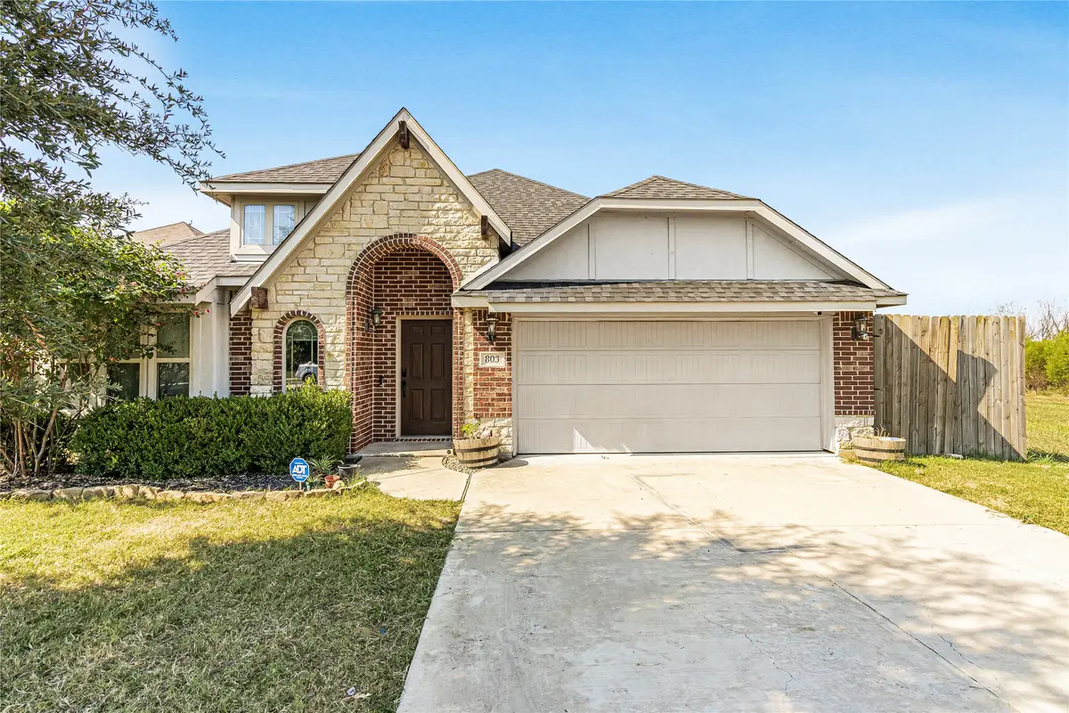 803 Lakeview Drive, Alvarado, TX 76009 - Image #1