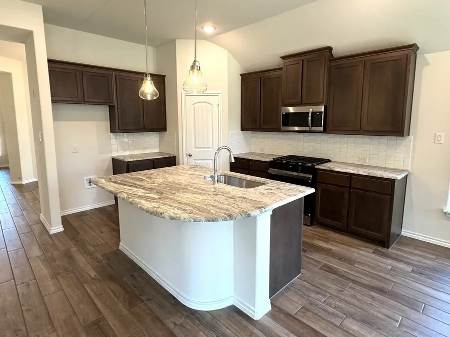 7740 Gatevine Avenue, Joshua, TX 76058 - Image #3