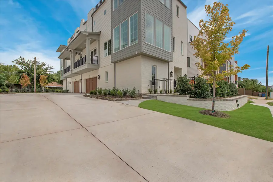 1029 Mobile Street, Dallas, TX 75208 - Image #2