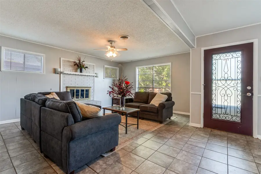 1505 N Matthews Street, Bowie, TX 76230 - Image #3