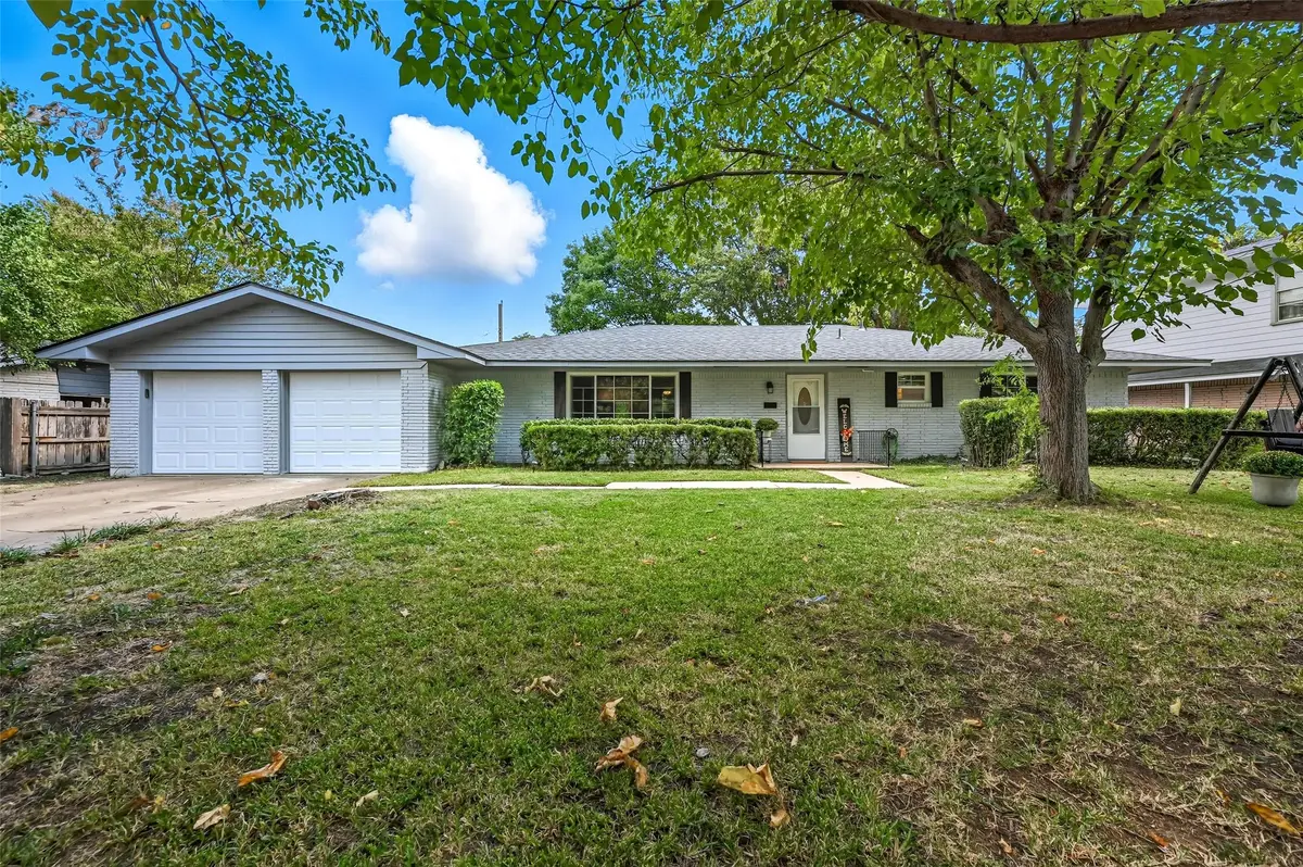 1711 Barton Drive, Arlington, TX 76010 - Image #1