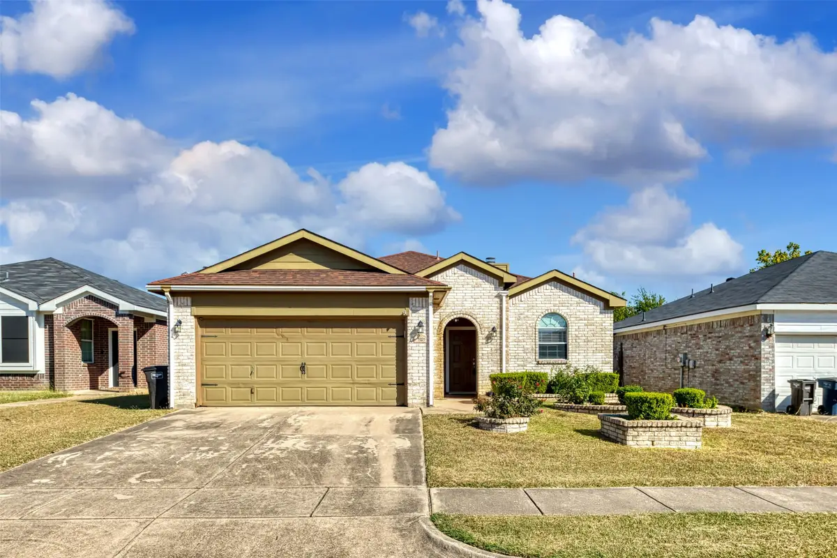 1021 Buffalo Springs Drive, Fort Worth, TX 76140 - Image #1