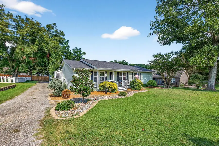 103 Bowie Drive, Lake Kiowa, TX 76240 - Image #2