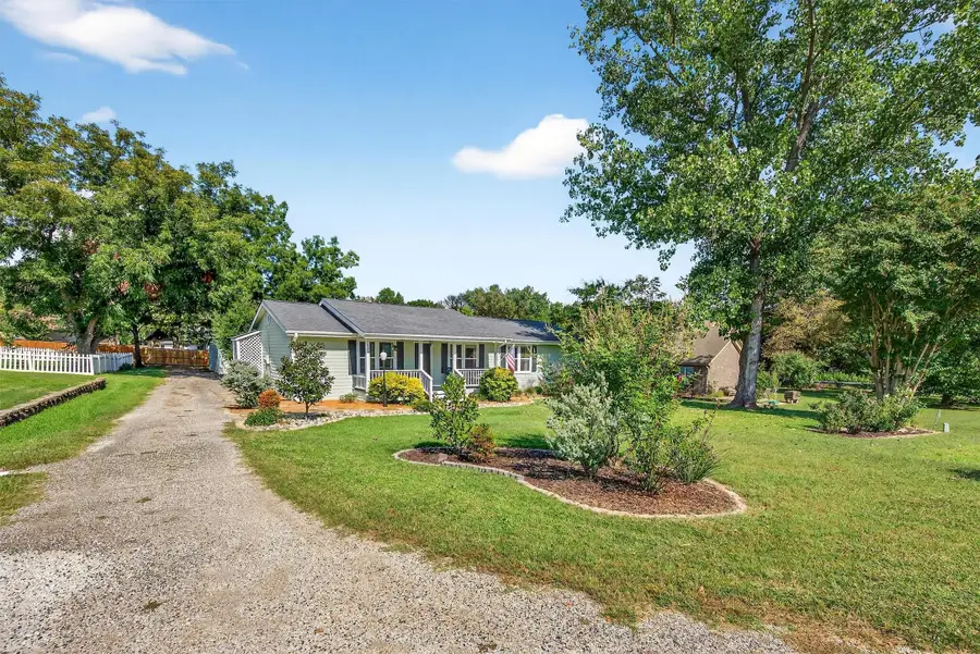 103 Bowie Drive, Lake Kiowa, TX 76240 - Image #3