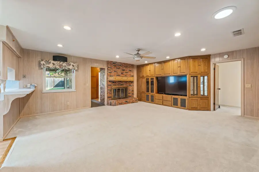 1003 Royal Lane, Graham, TX 76450 - Image #3