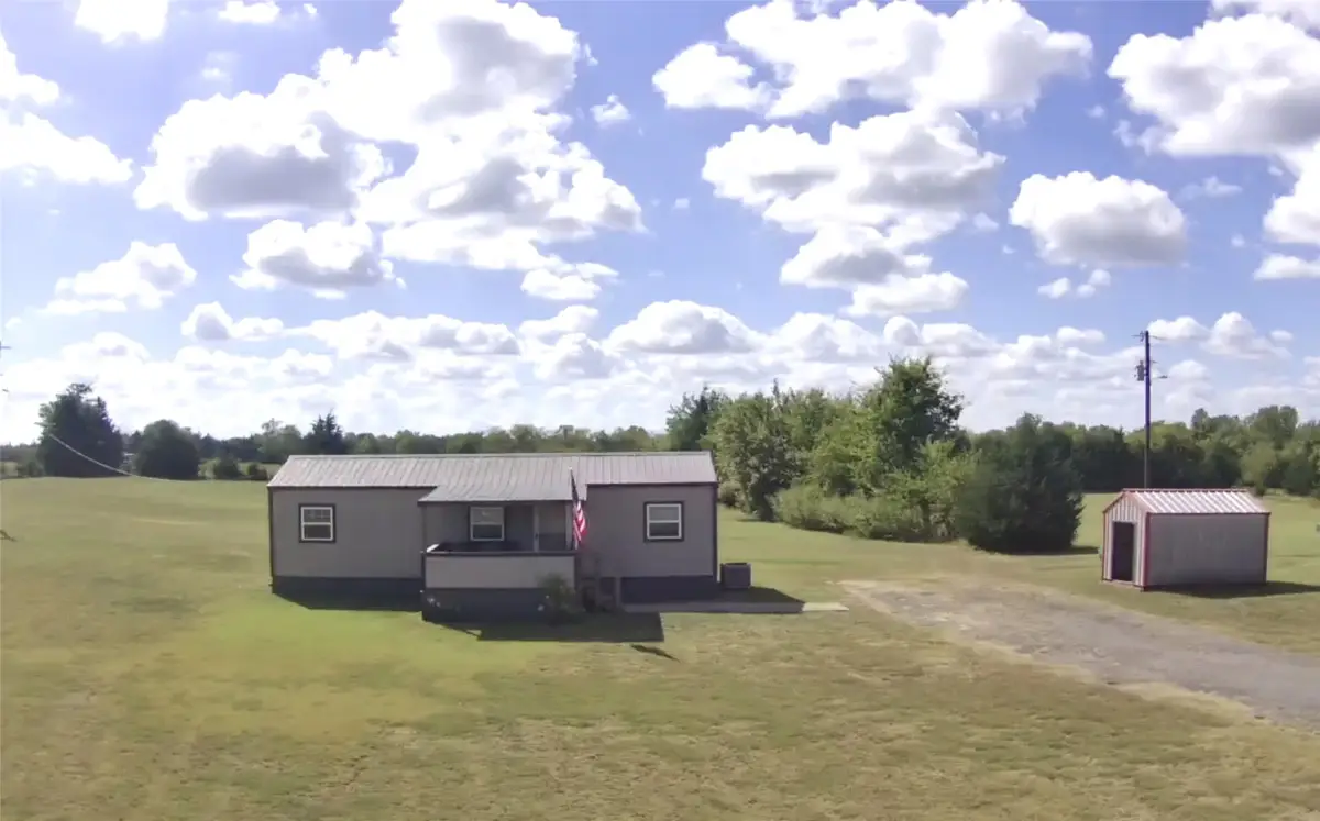 18407 Farm Market 137, Roxton, TX 75477 - Image #1