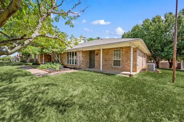 7304 Davis Boulevard, North Richland Hills, TX 76182