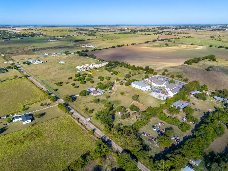 6270 Woodard Avenue, Cleburne, TX 76033 - Image #3