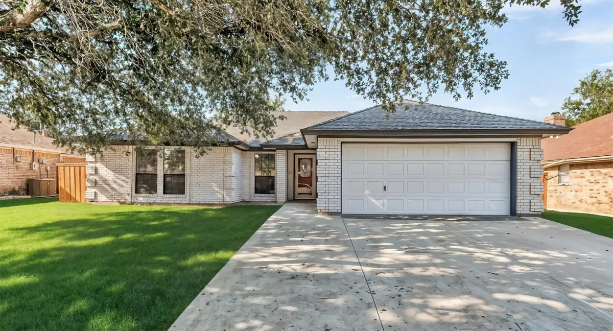 6610 Glen Falls Drive, Arlington, TX 76001 - Image #1