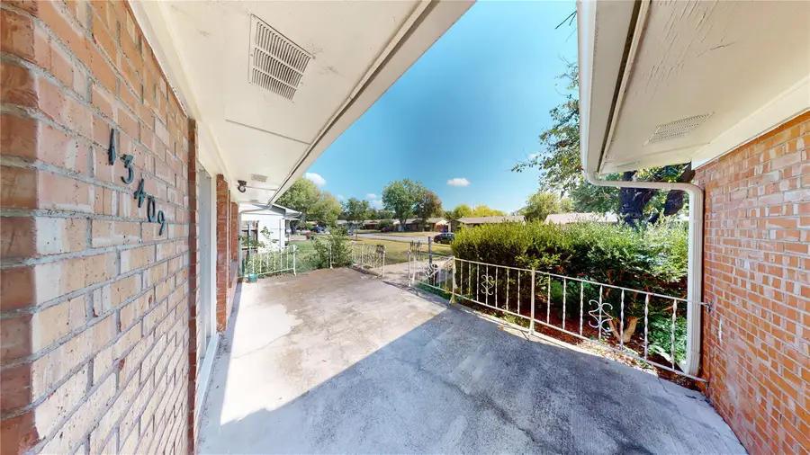 13409 Mount Castle Drive, Farmers Branch, TX 75234 - Image #2