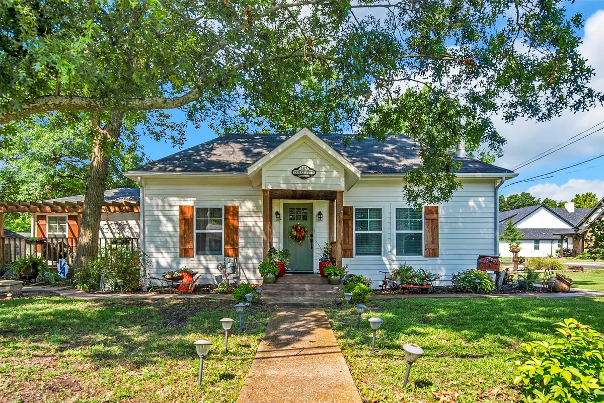 182 Douglas Street, Van Alstyne, TX 75495 - Image #1