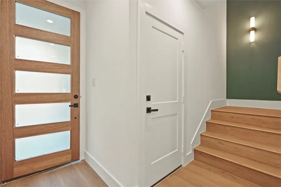 2521 Bethurum Avenue, Dallas, TX 75215 - Image #3