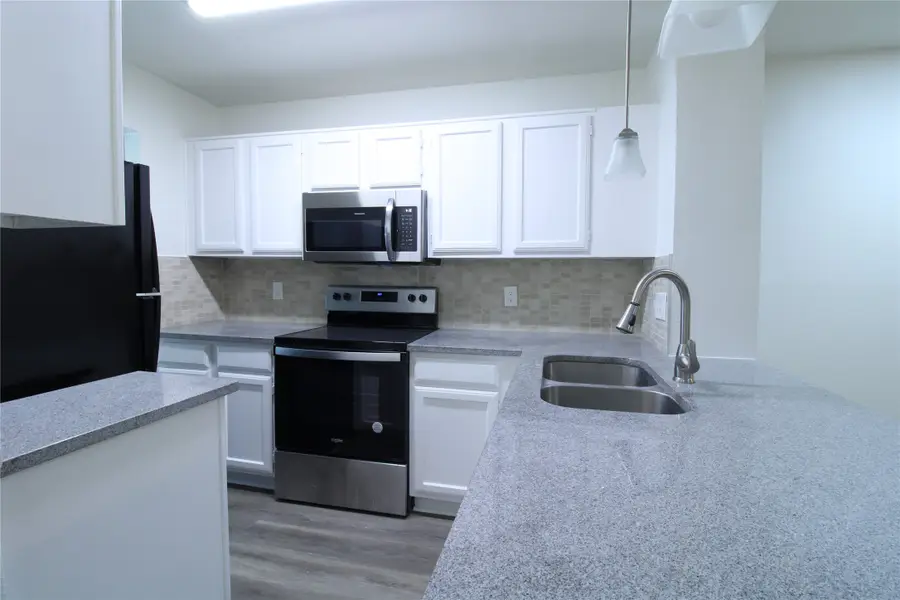 605 Carriagehouse Lane #B2, Garland, TX 75040 - Image #3
