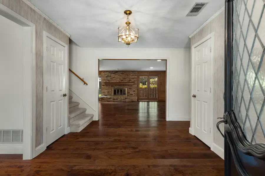 2813 S Country Club Road, Garland, TX 75043 - Image #3