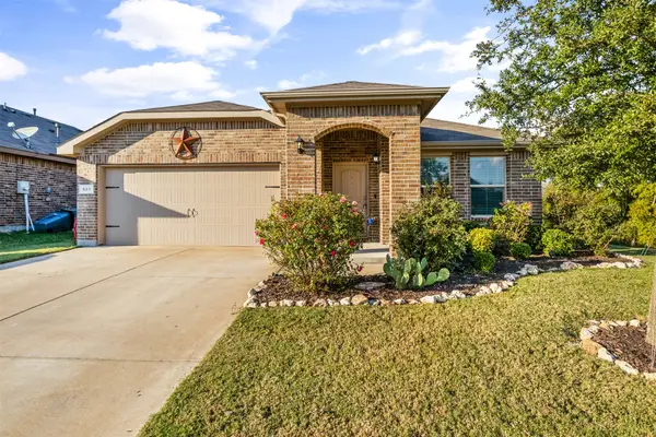 933 Walls Boulevard, Crowley, TX 76036