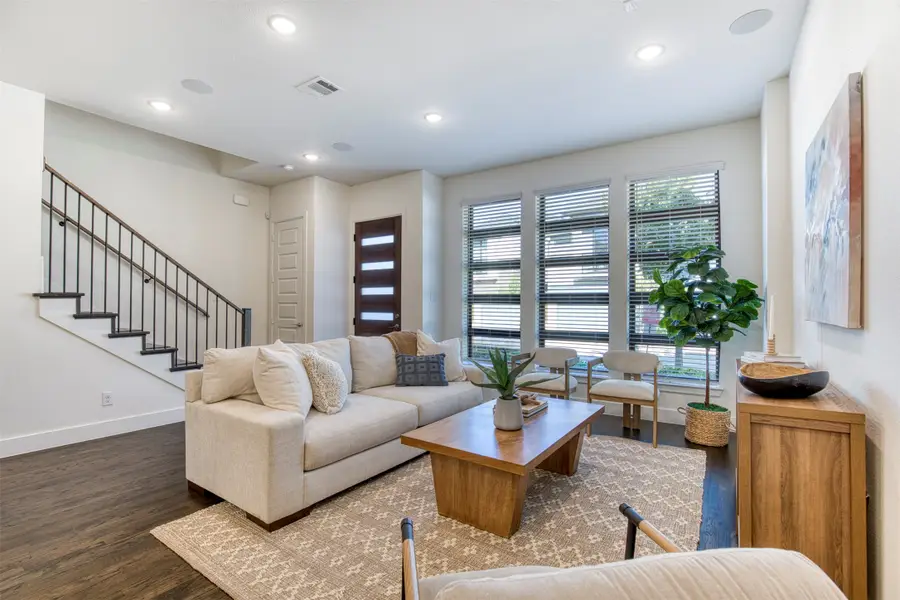 8270 Nunley Lane, Dallas, TX 75231 - Image #2