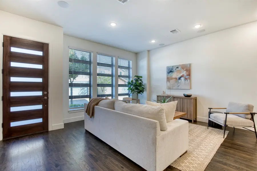 8270 Nunley Lane, Dallas, TX 75231 - Image #3