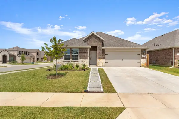 9705 Quail Pointe Rd, Aubrey, TX 76227
